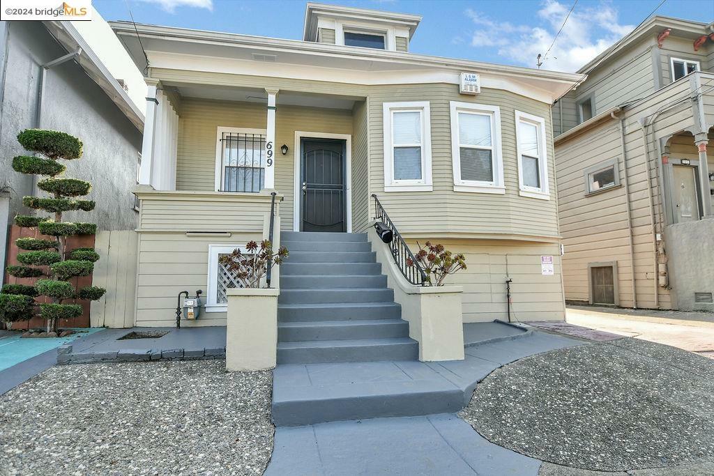 Property Photo:  699 46th St  CA 94609 