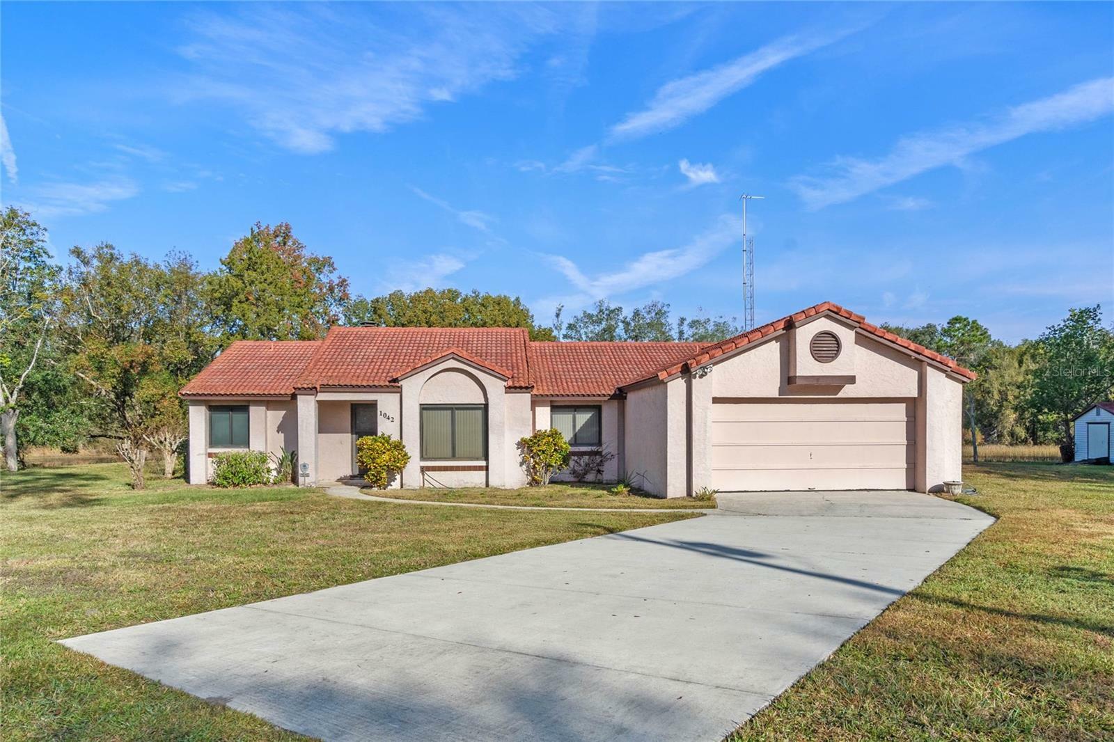 Property Photo: 1042 E Myers Boulevard FL 34753
