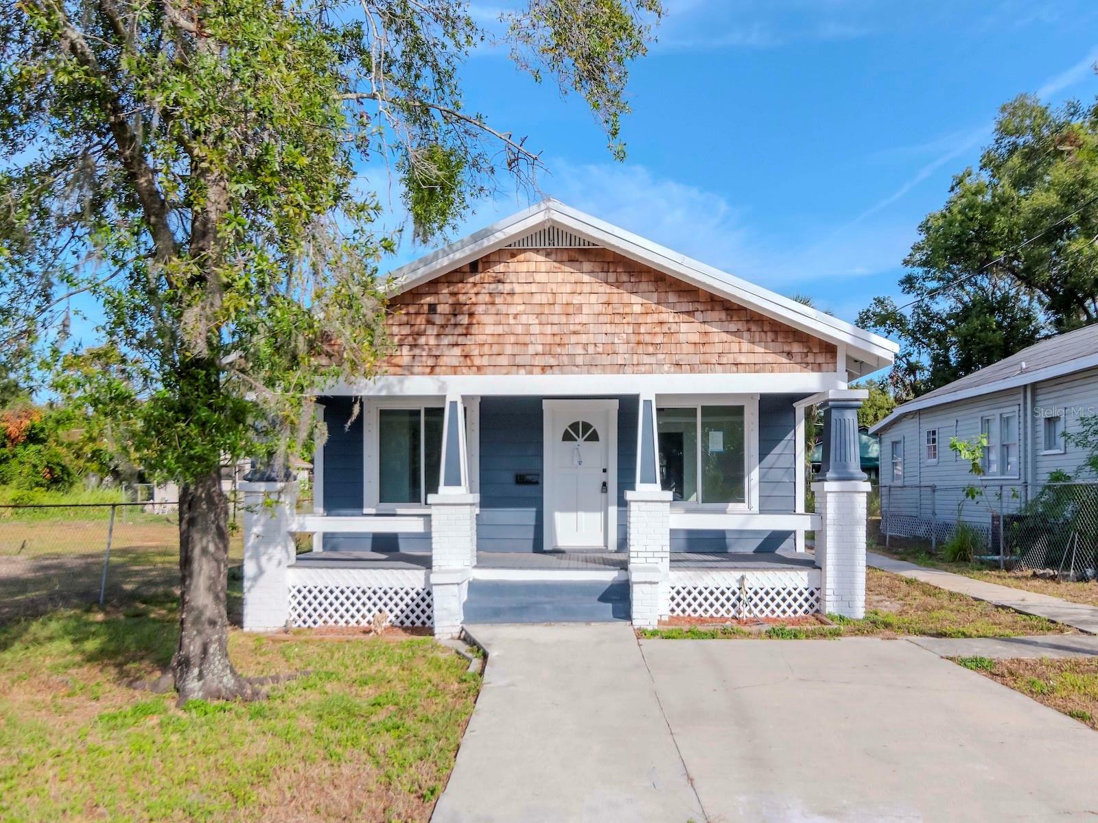 Property Photo:  2704 E 24th Avenue  FL 33605 