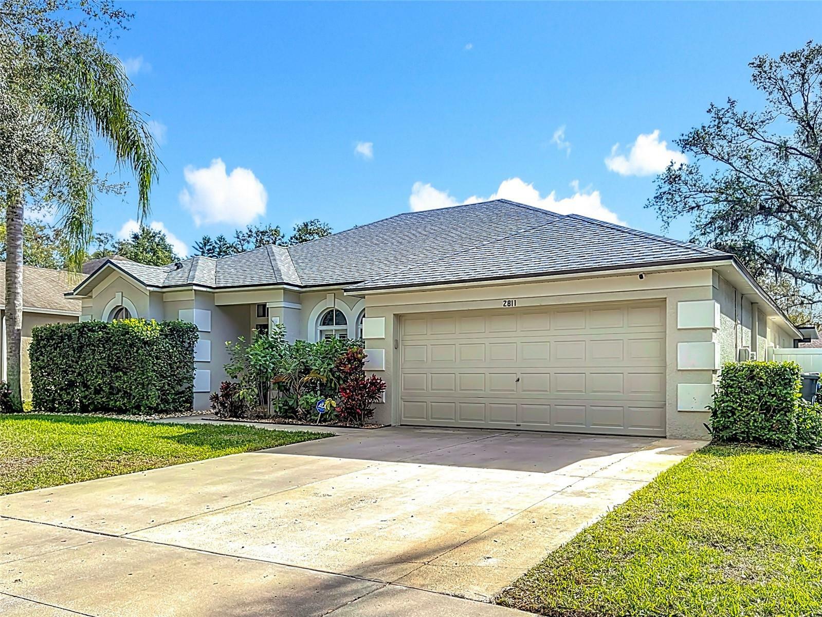 Property Photo:  2811 Windcrest Oaks Court  FL 33594 