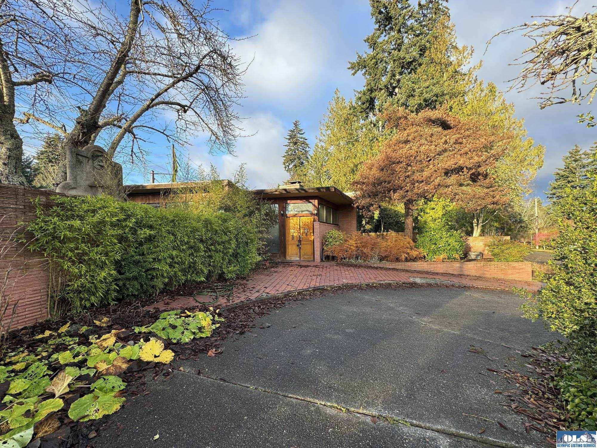 Property Photo:  1502 S Cherry Street  WA 98362 