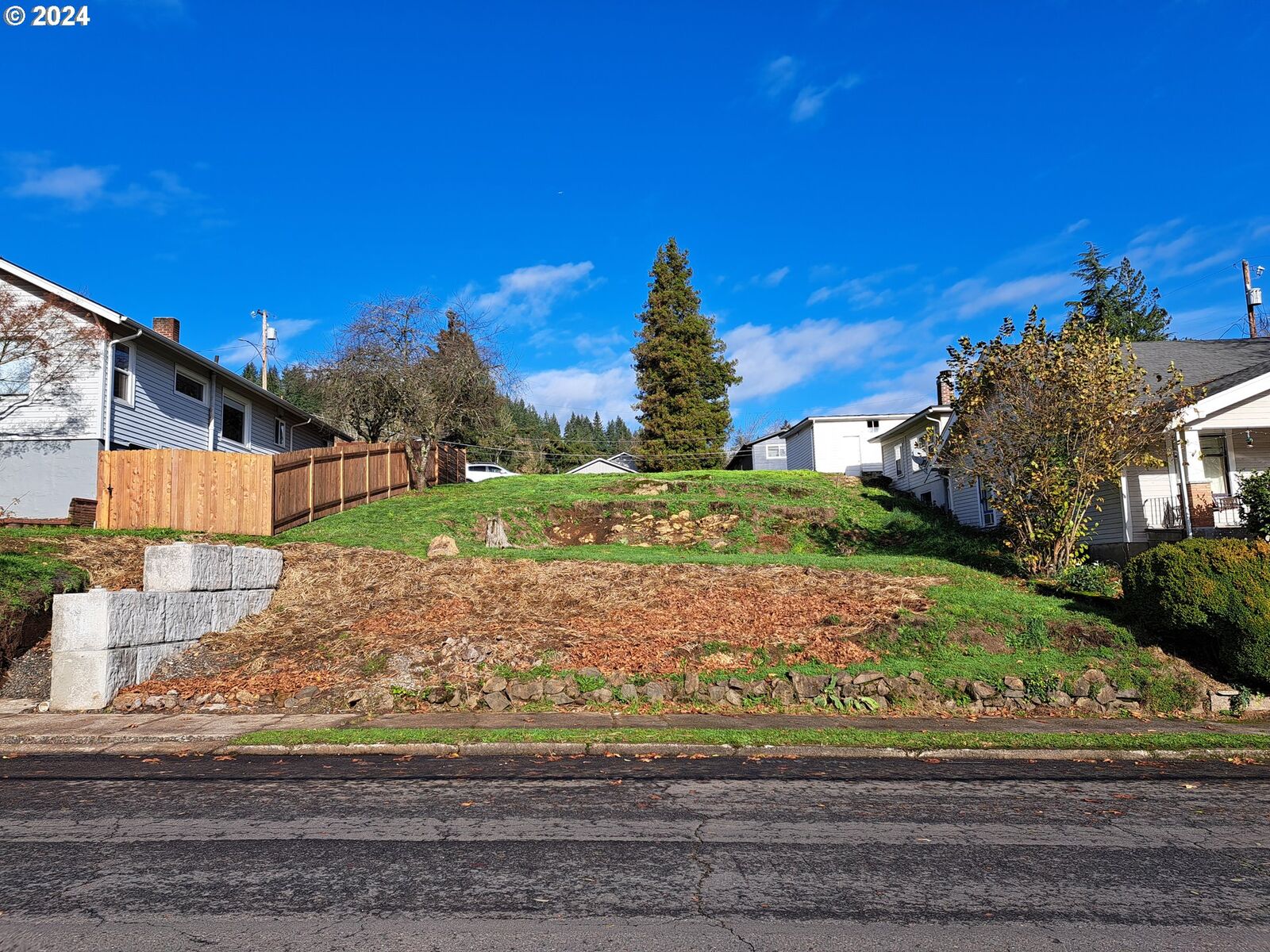 Property Photo: 615 NW 7th Ave WA 98607