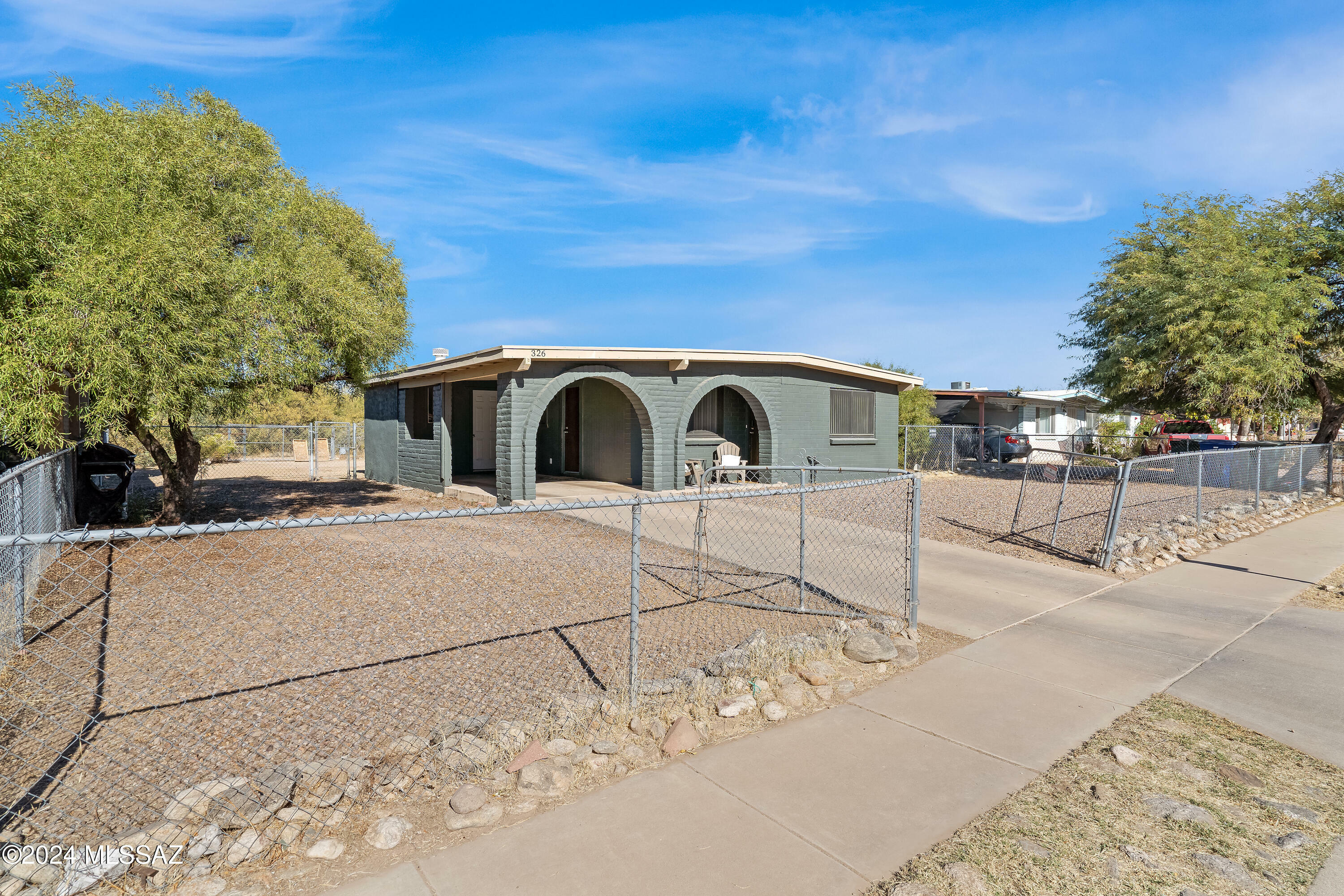 Property Photo:  326 W Calle Ramona  AZ 85706 