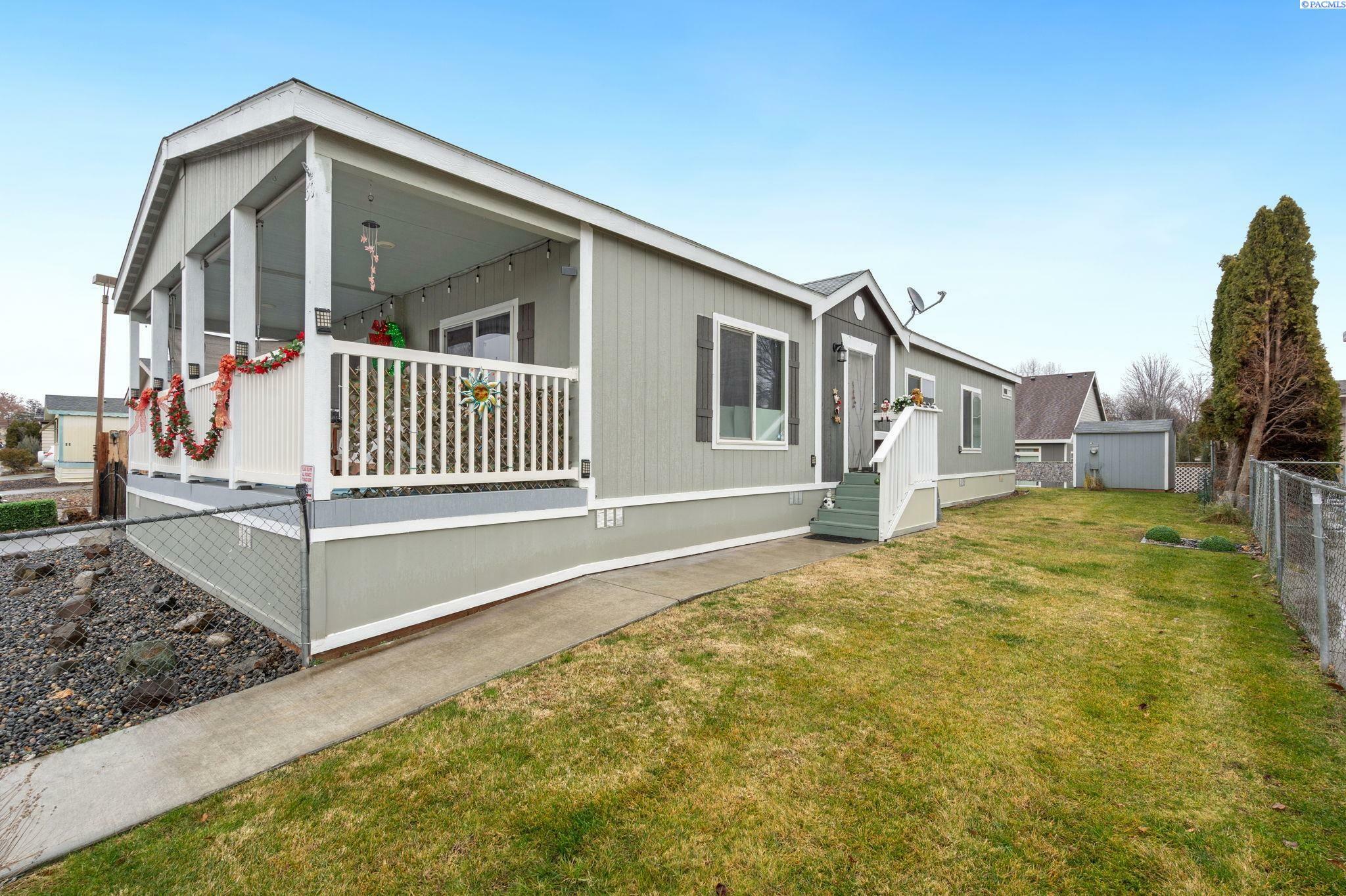 Property Photo:  30 Mercury Dr  WA 99354 