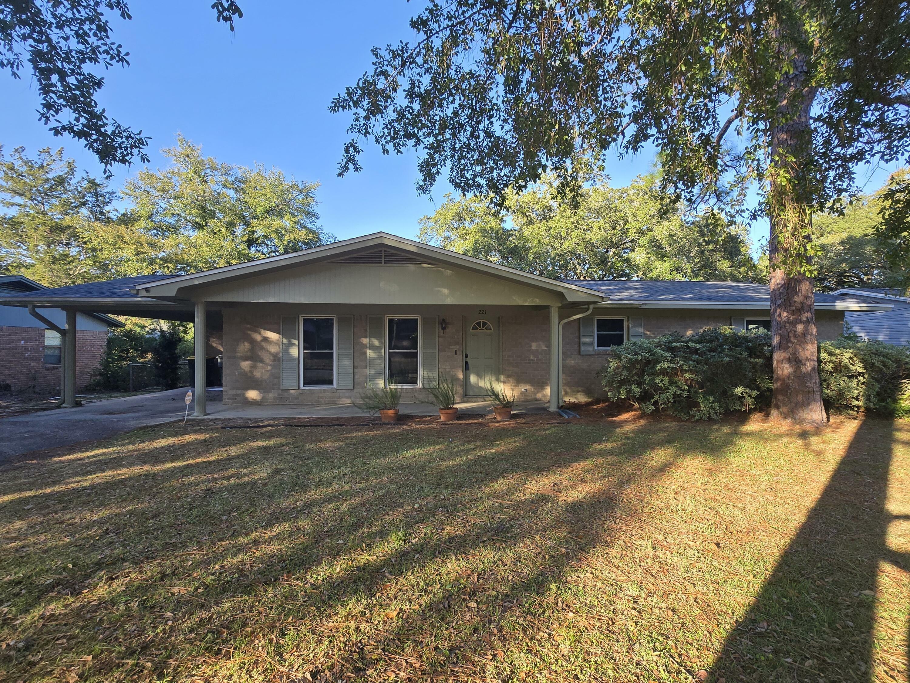 Property Photo:  221 Chateaugay Street  FL 32548 