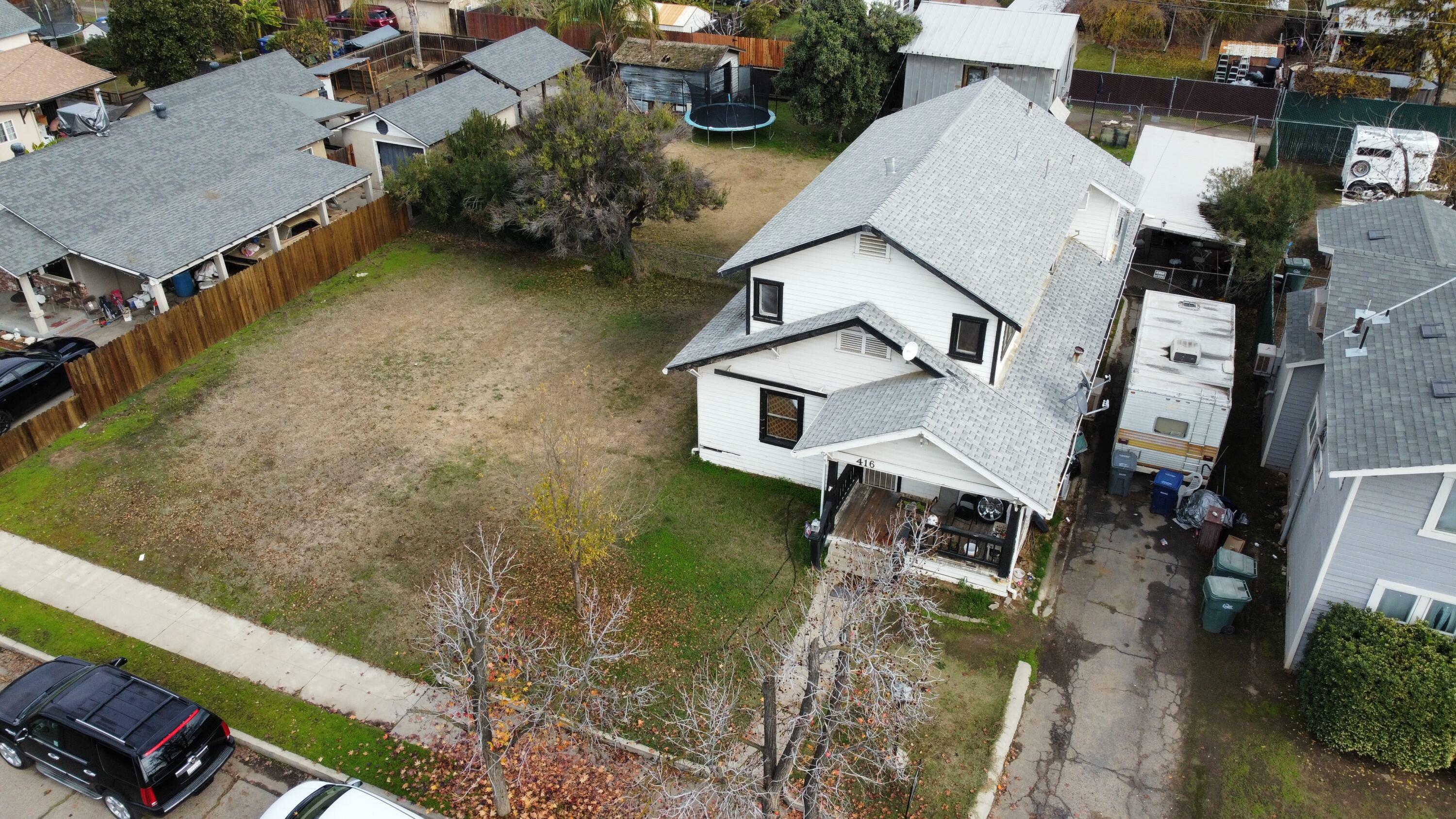 Property Photo:  416 N Bellah Avenue  CA 93247 