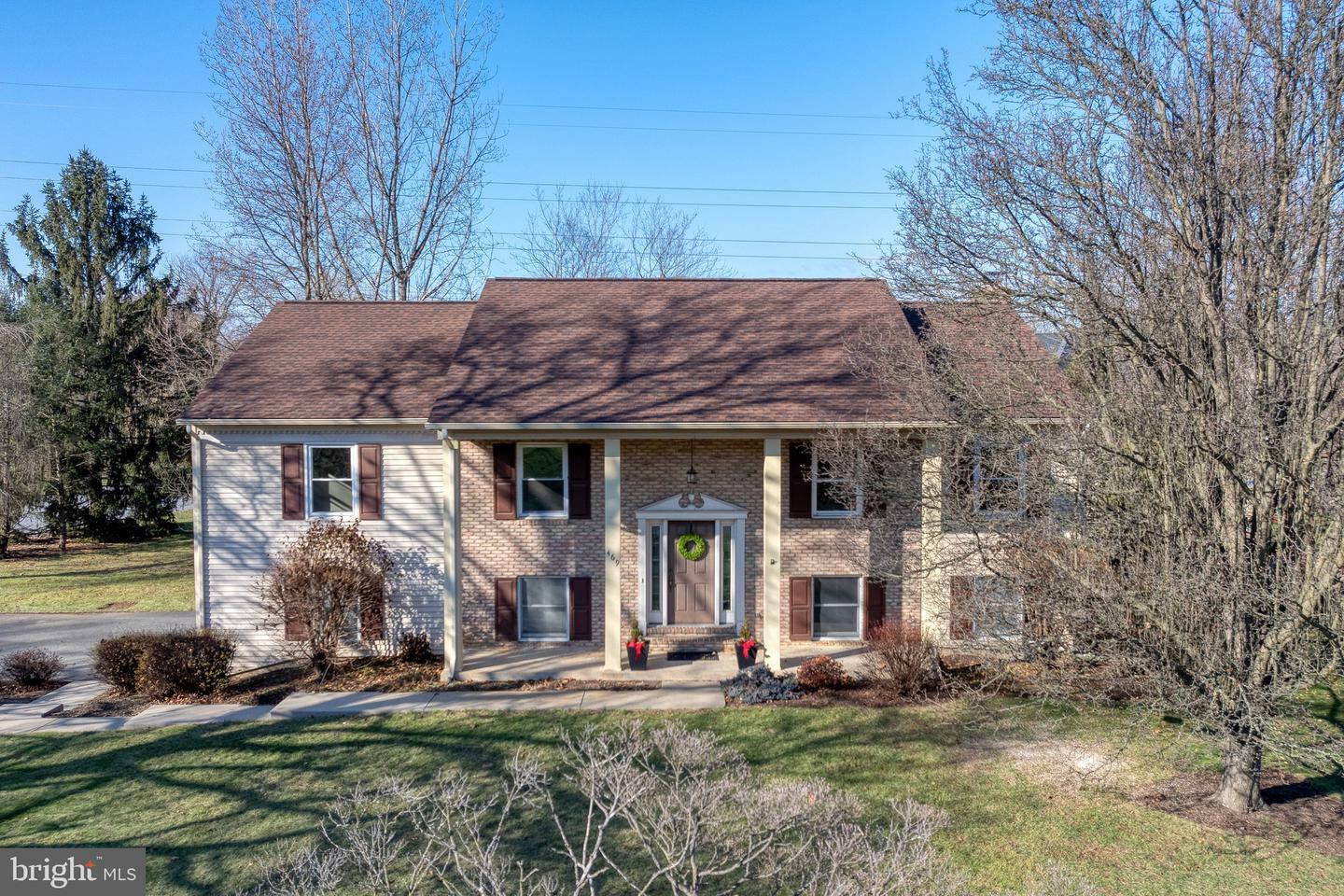 Property Photo:  469 Chowning Place  PA 17601 