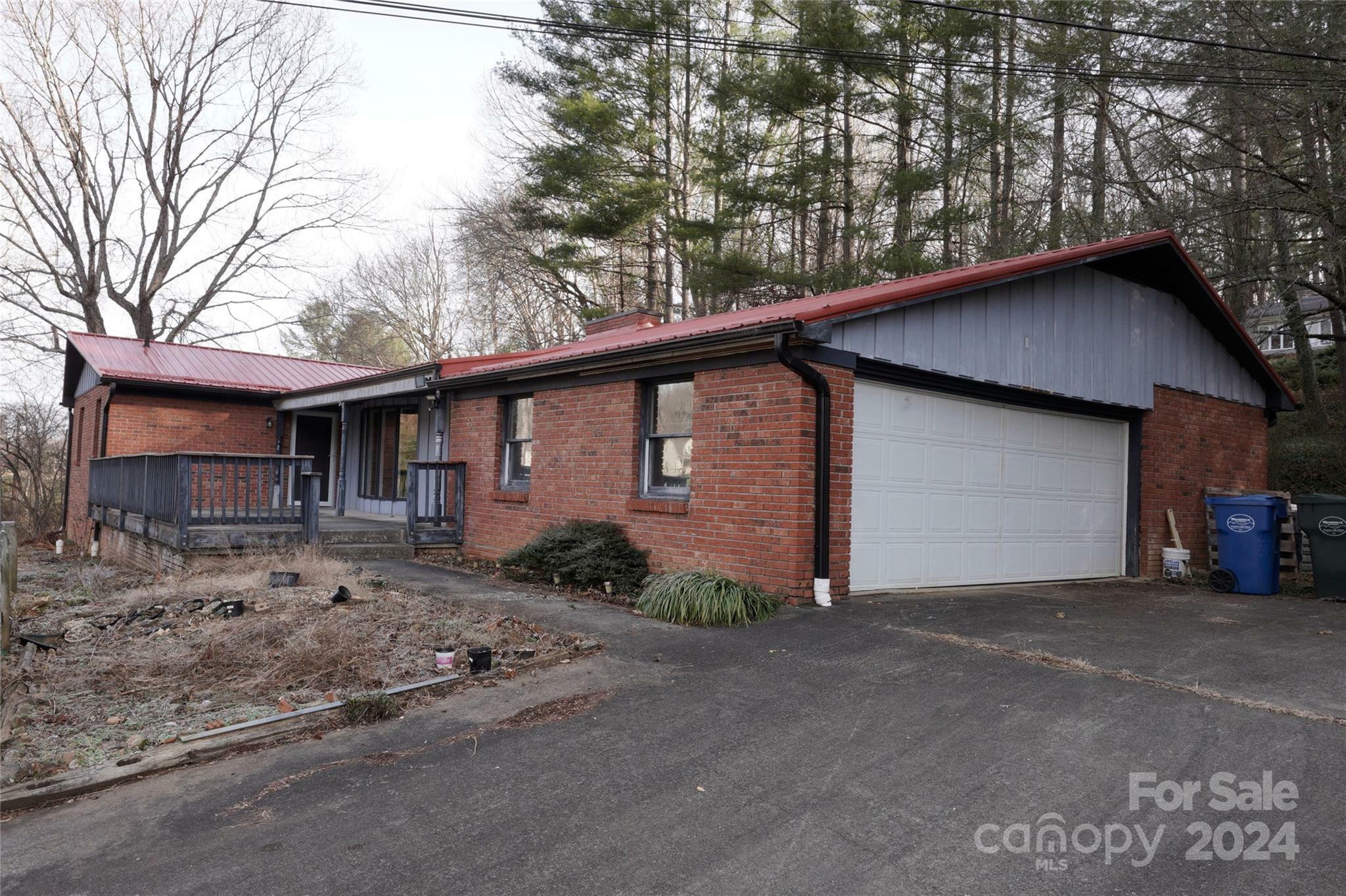 Property Photo:  71 Auburn Park Drive  NC 28786 