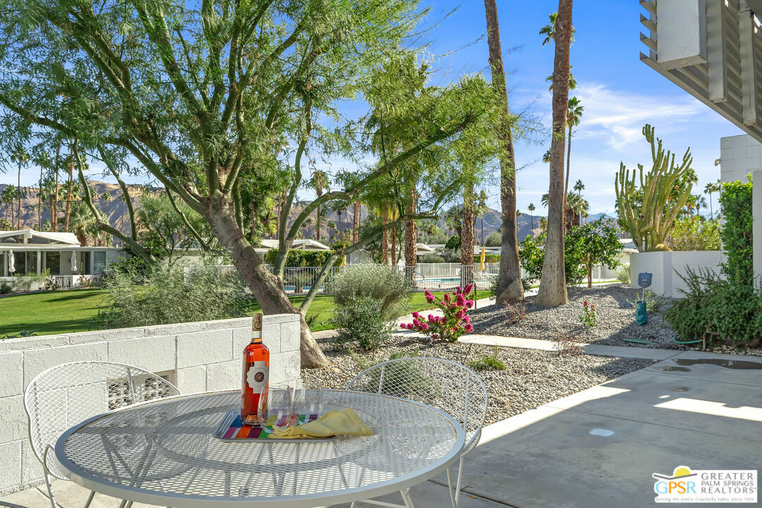 Property Photo:  2324  S Skyview Dr  CA 92264 