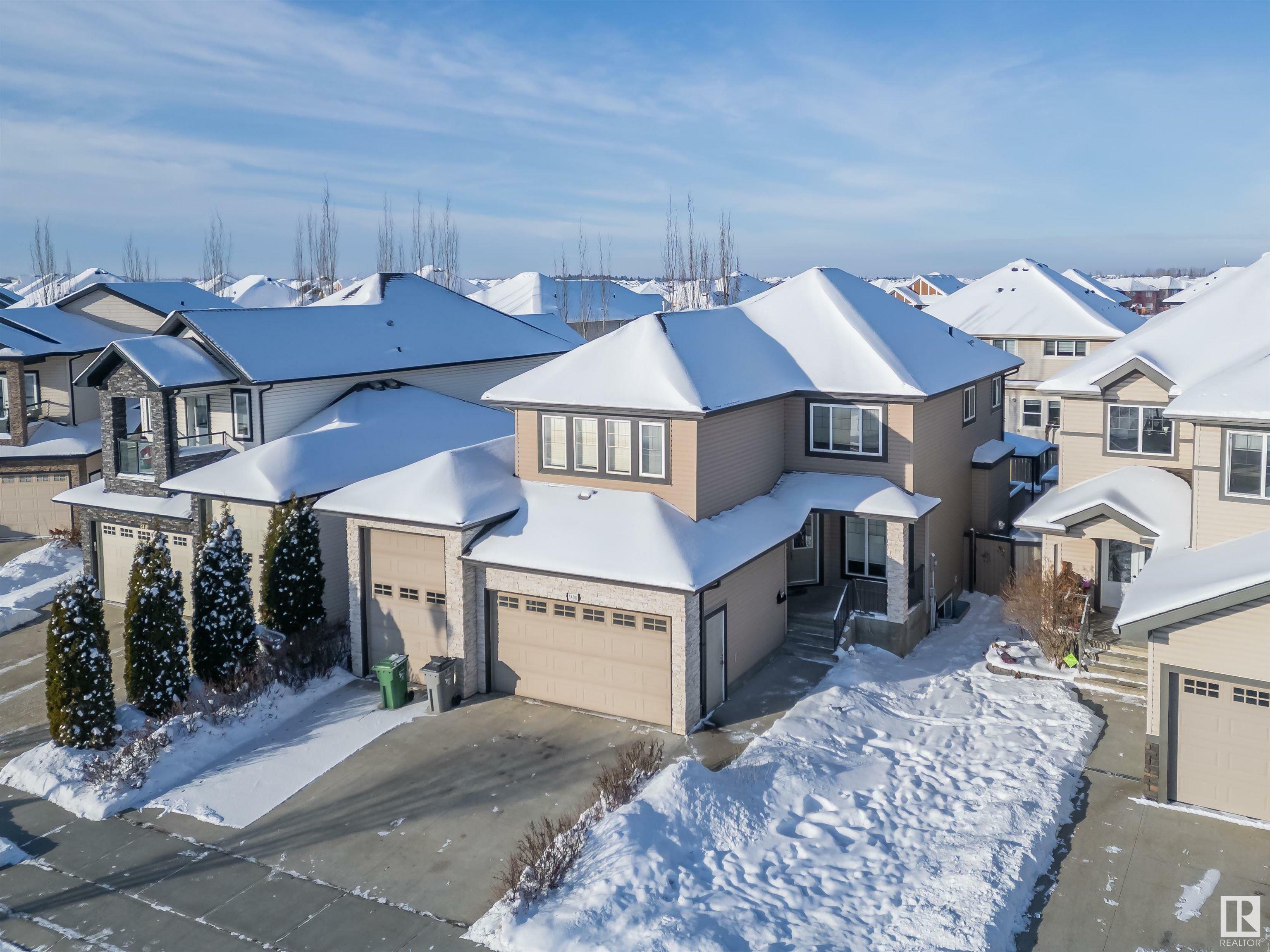 Photo de la propriété:  5408 30 Avenue  AB T4X 1W4 