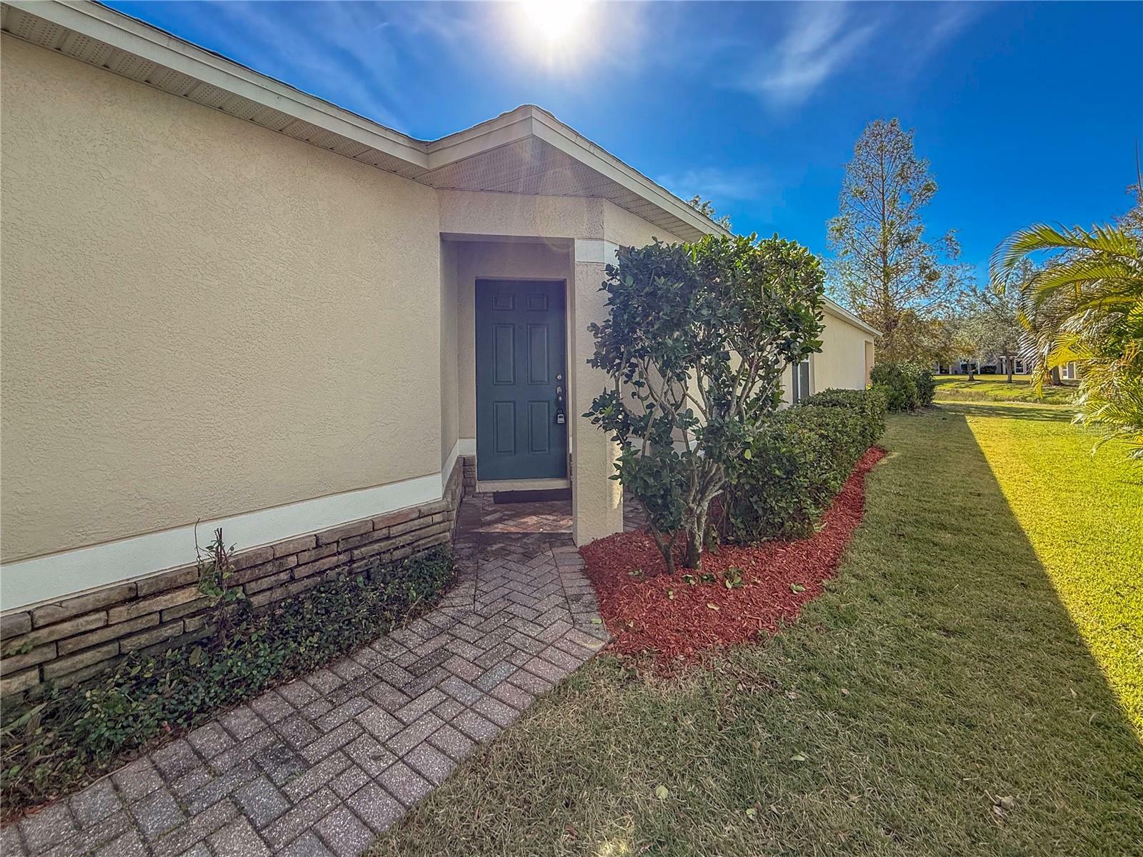 Property Photo:  15230 Searobbin Drive  FL 34202 