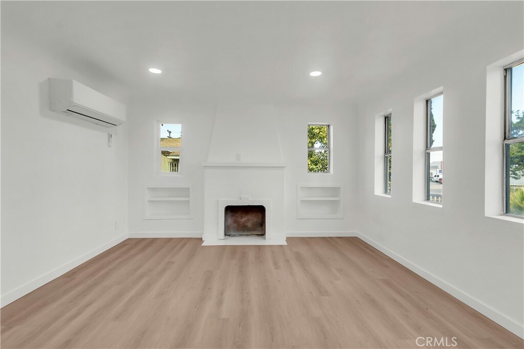 Property Photo:  322 E Grand Boulevard  CA 92879 