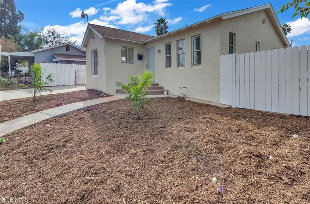 Property Photo:  322 E Grand Boulevard  CA 92879 