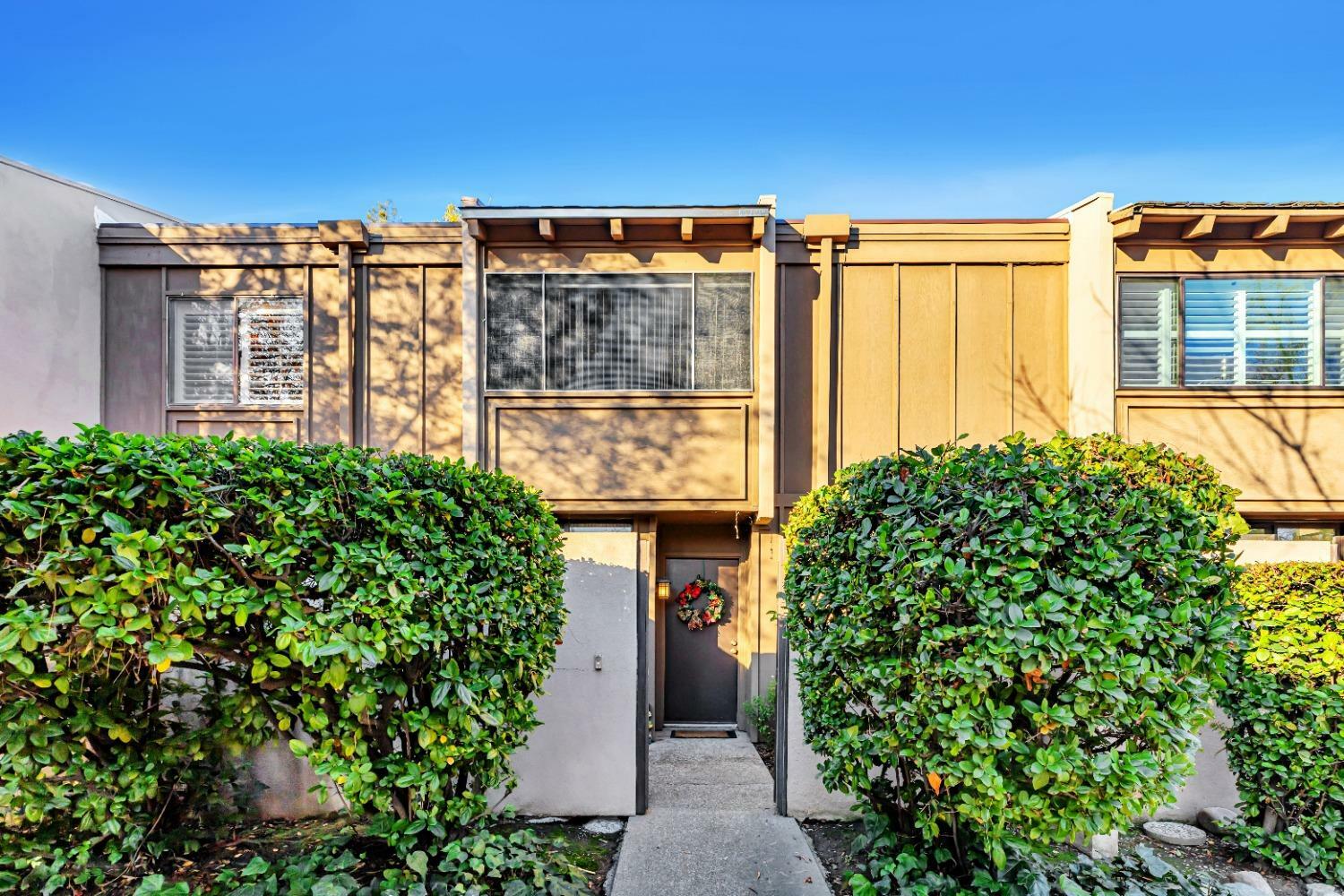 Property Photo:  713 E Woodside Lane 2  CA 95825 