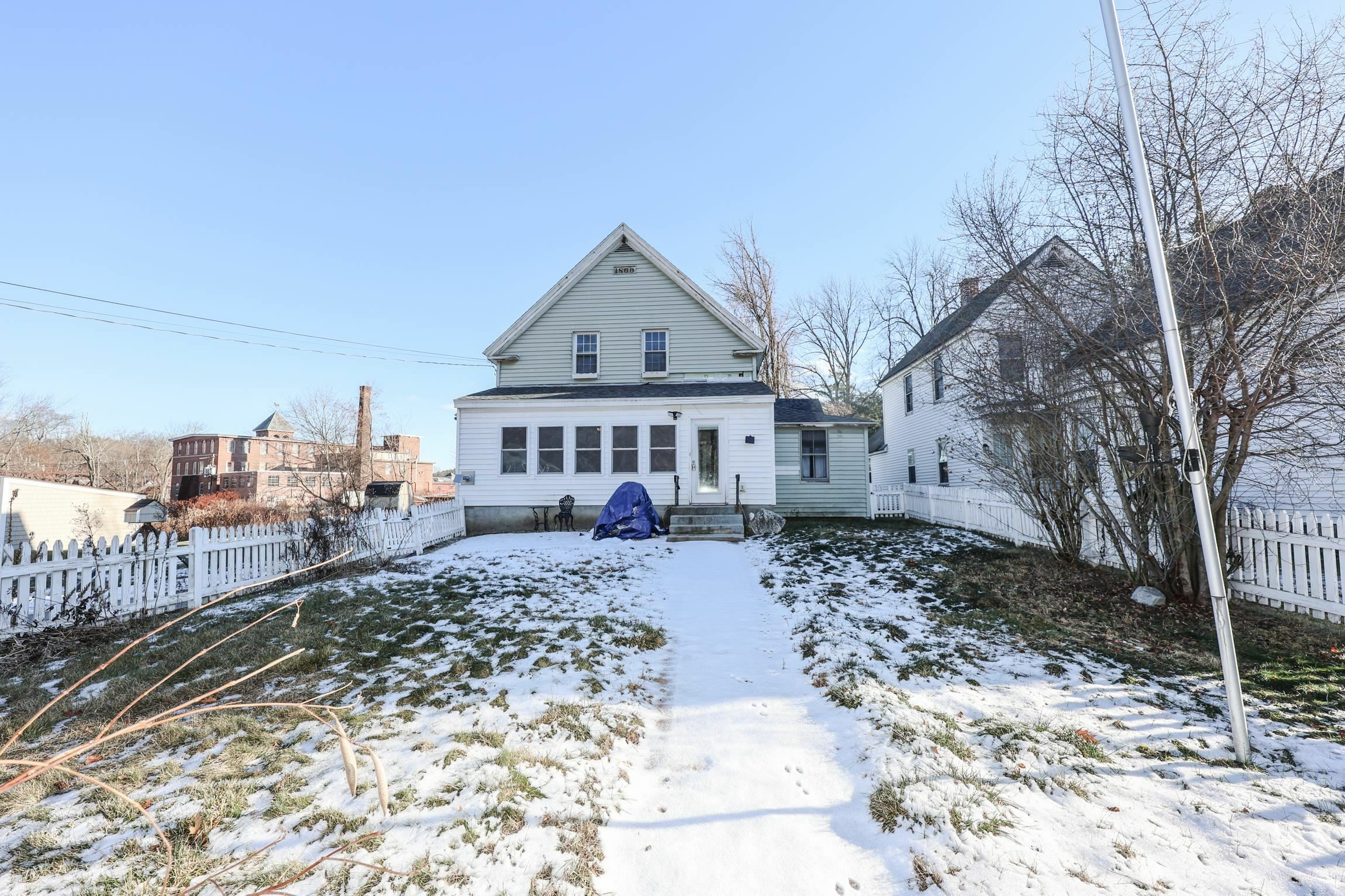 Property Photo:  38 Island Street  NH 03086 