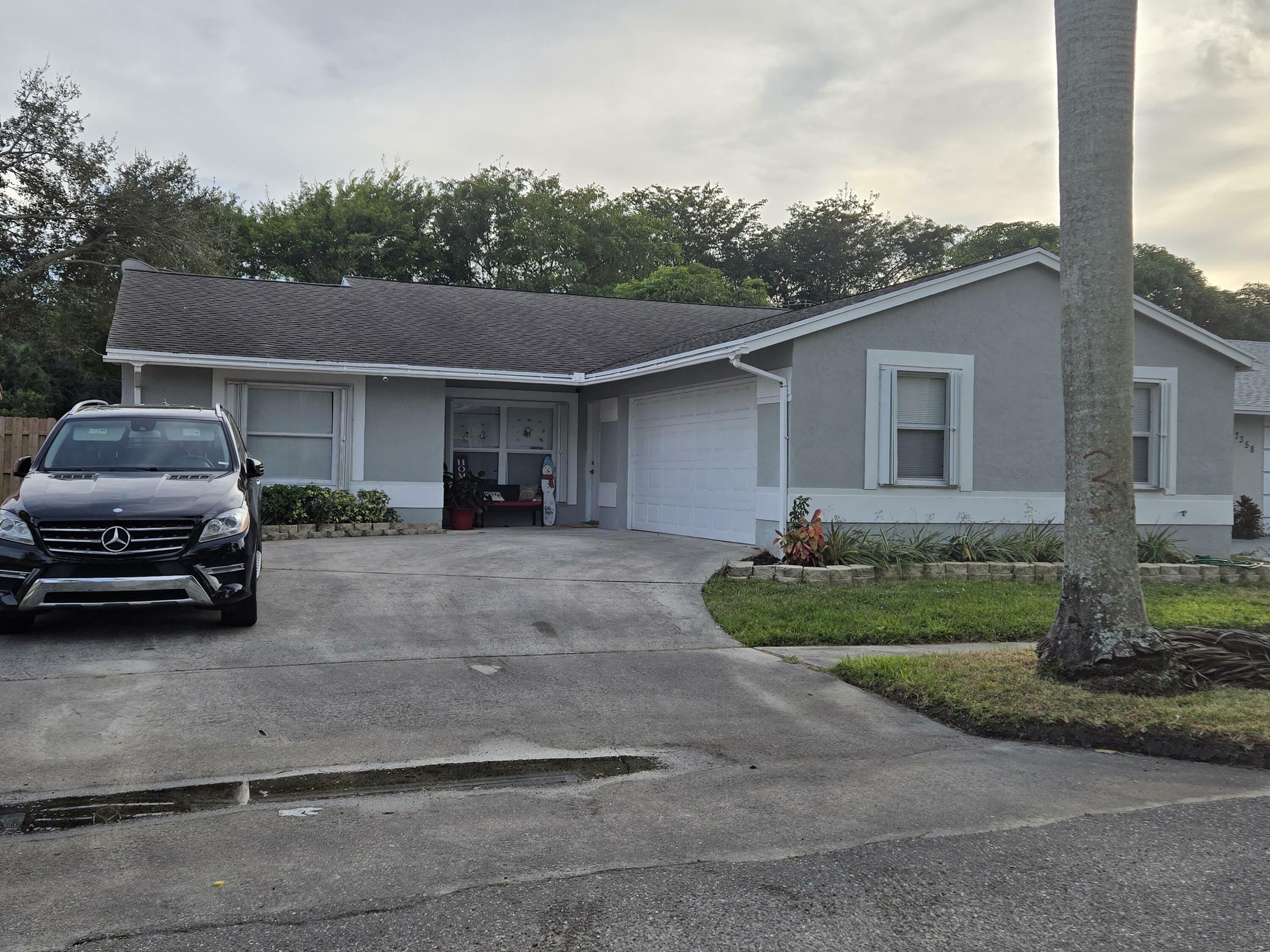 Property Photo:  7360 S Willow Springs Circle  FL 33436 