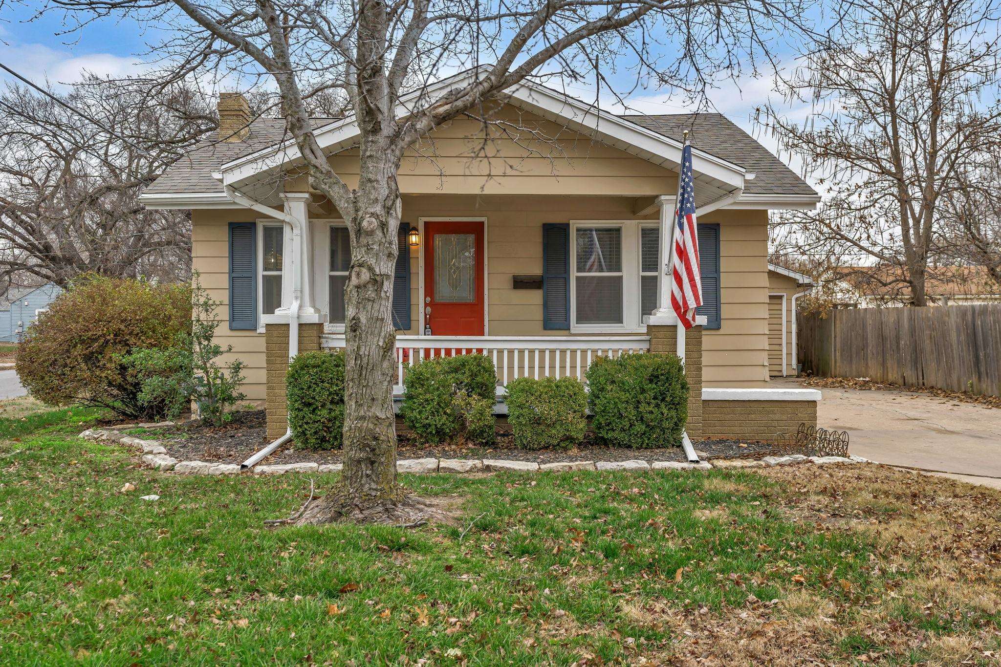 Property Photo:  1858 N Garland St  KS 67203-2843 