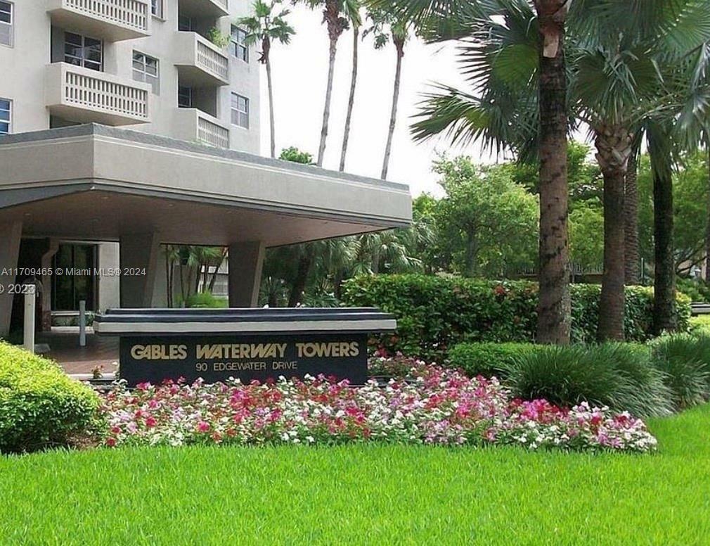 Property Photo:  90 Edgewater Dr 522  FL 33133 