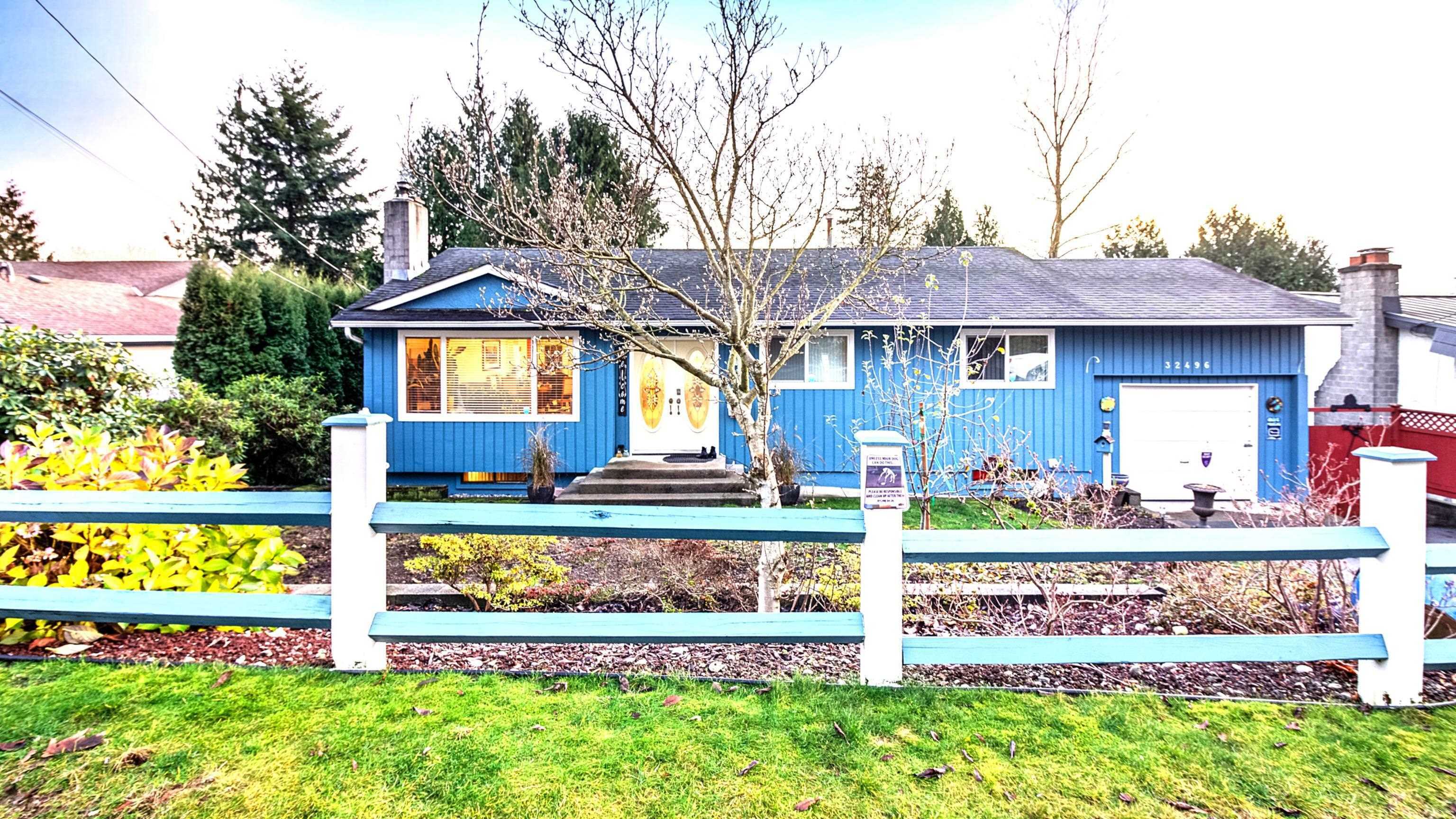 Photo de la propriété:  32496 McRae Avenue  BC V2V 2L7 