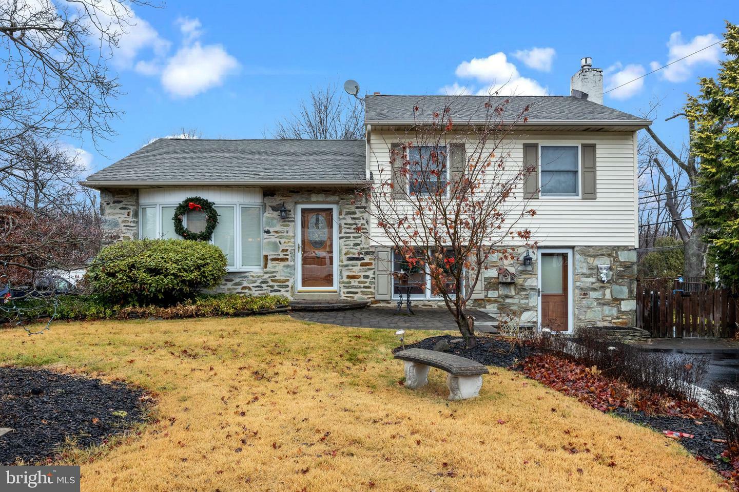 Property Photo:  511 Beaver Road  PA 18966 