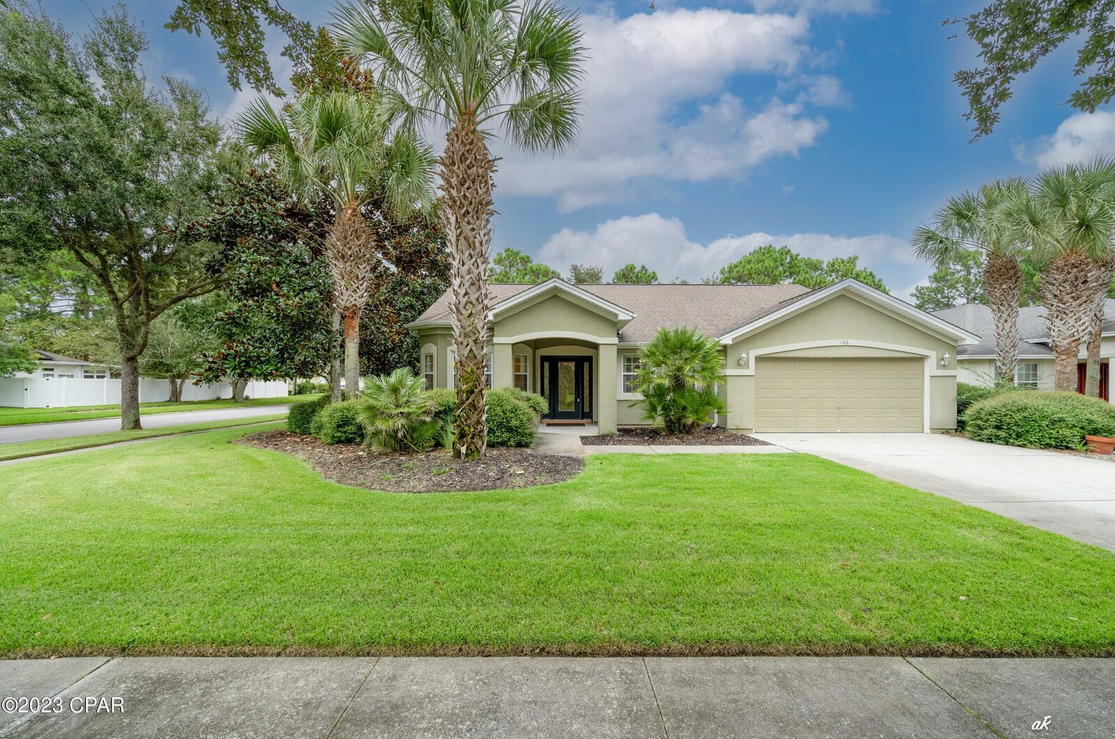 Property Photo: 106 Middleburg Drive FL 32413