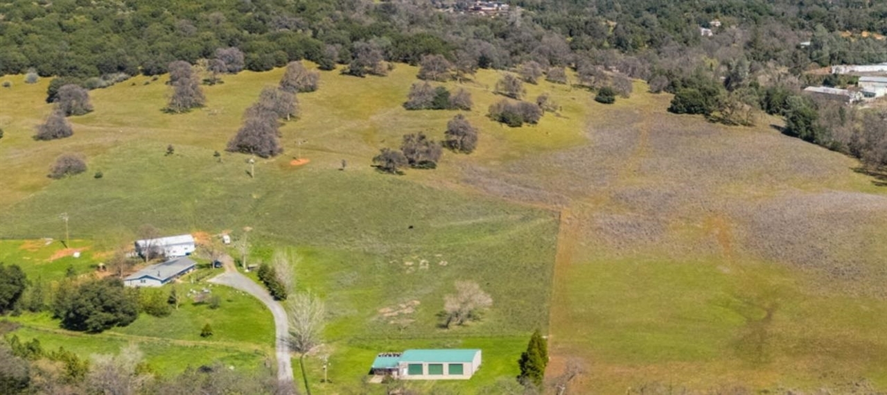 Property Photo:  18525 Rawhide Rd  CA 95327 