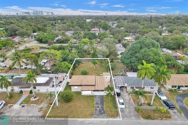 Property Photo:  1464 SW 29th Ave  FL 33312 