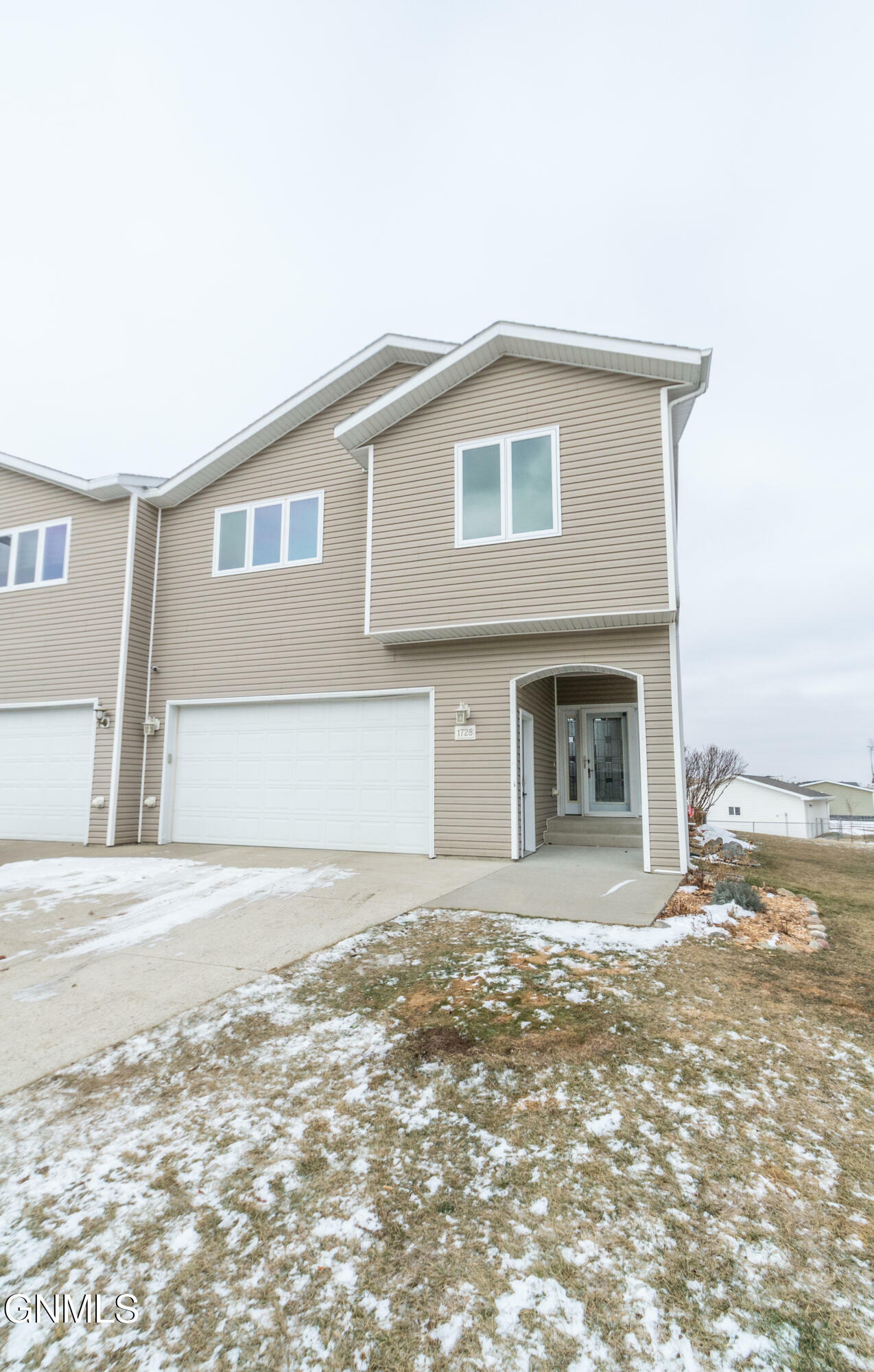 Property Photo:  1728 Calgary Loop  ND 58503 