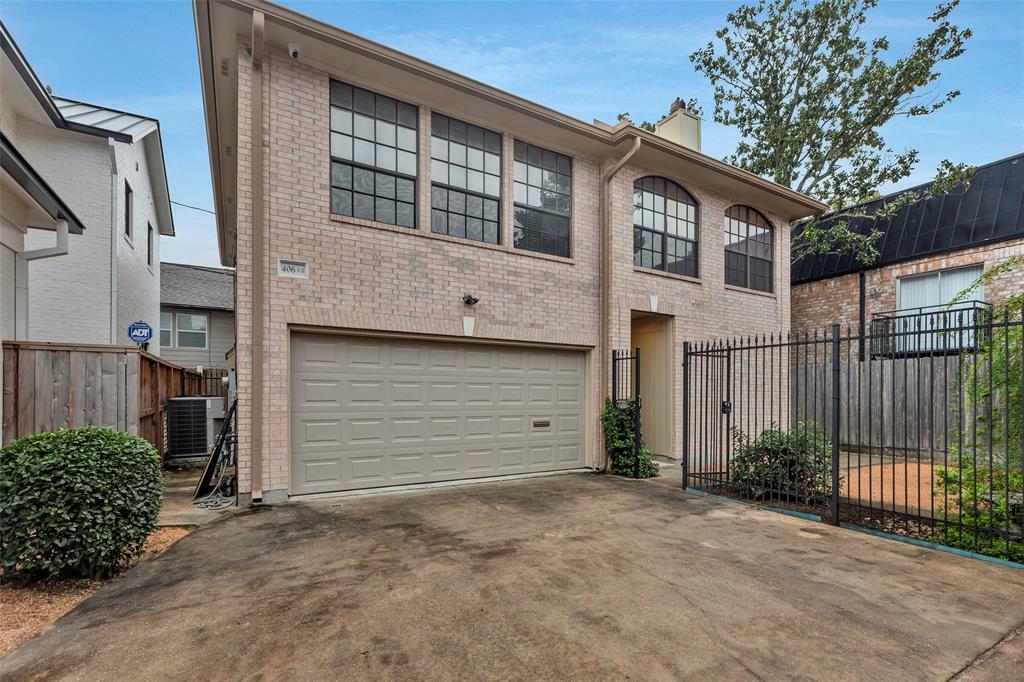 Property Photo:  406-1/2 Stratford Street  TX 77006 