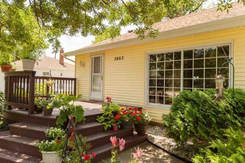 Property Photo:  3863 Logan Avenue  IA 50703 