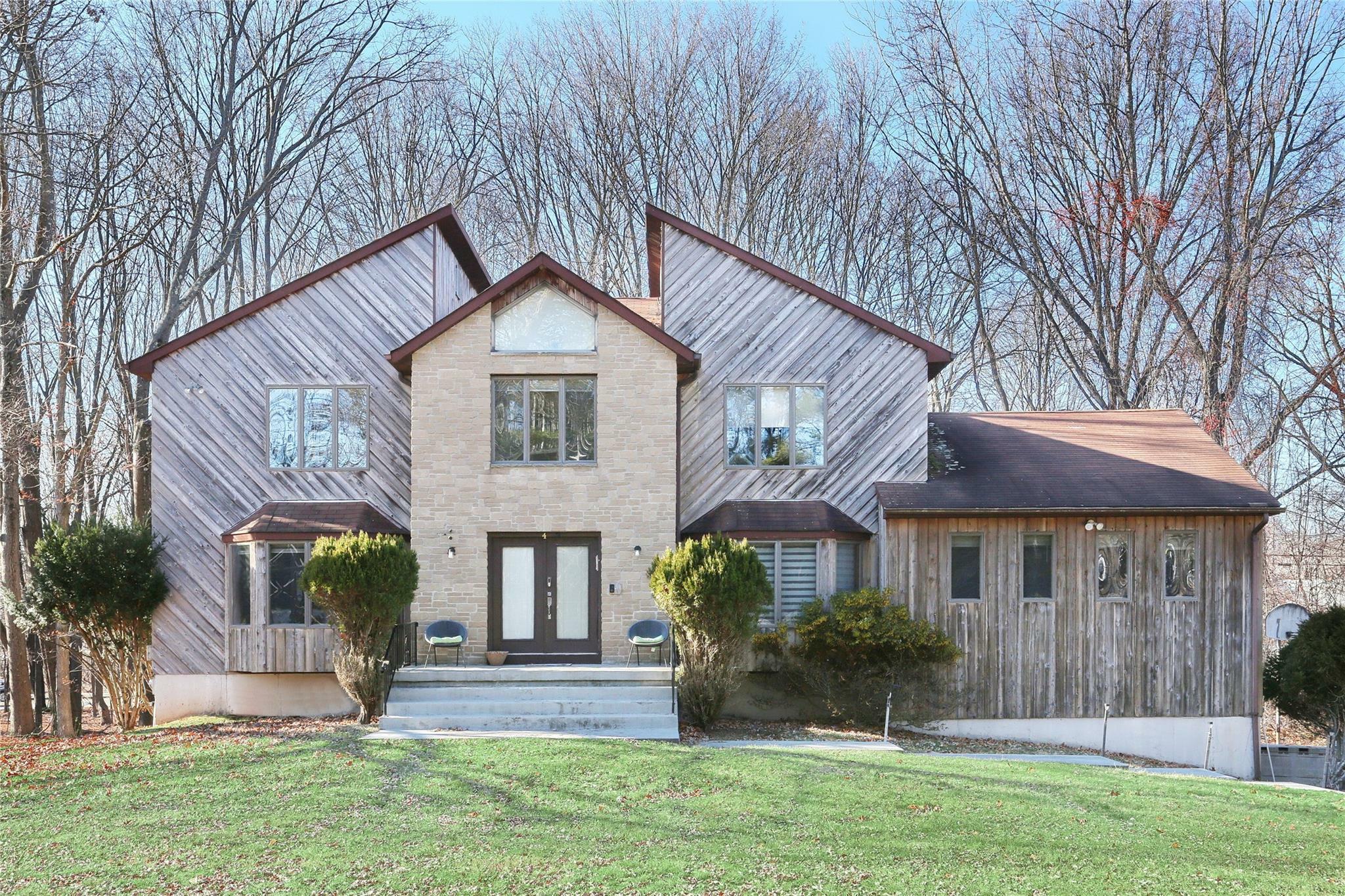 Property Photo:  4 Altman Court  NY 10977 