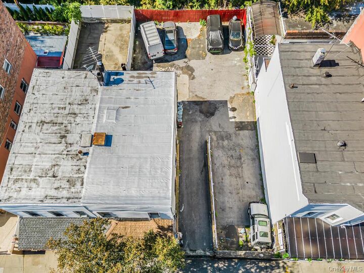 Property Photo: 1151 Saint Lawrence Avenue NY 10472