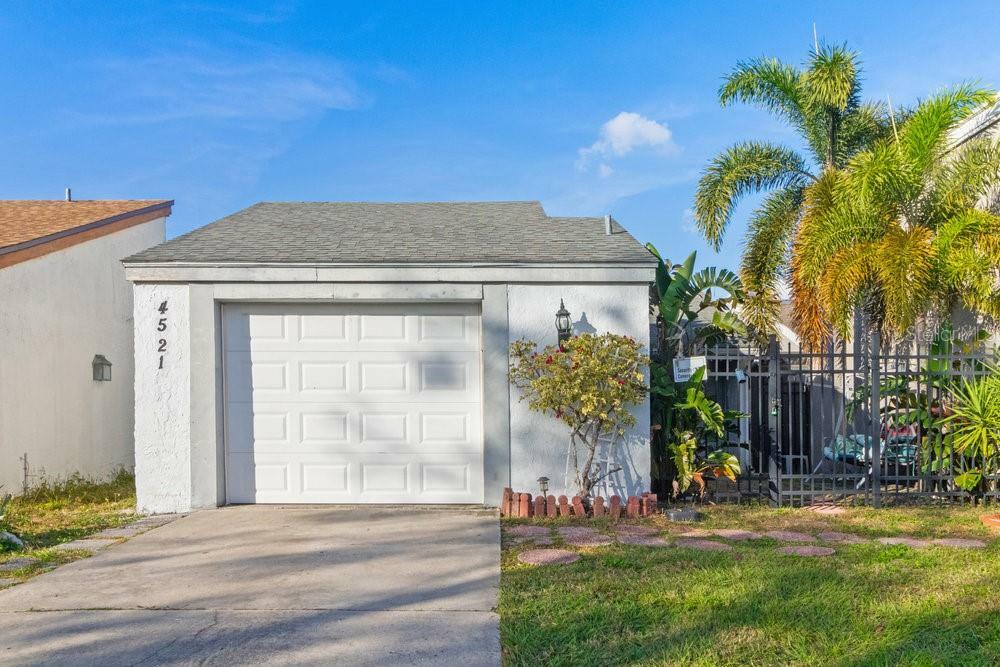 Property Photo:  4521 Tidal Pond Road  FL 34652 