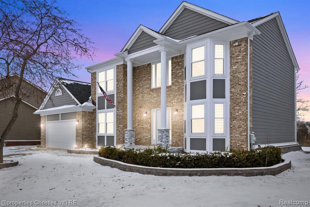 Property Photo:  1884 Dorchester Drive  MI 48390 2986 