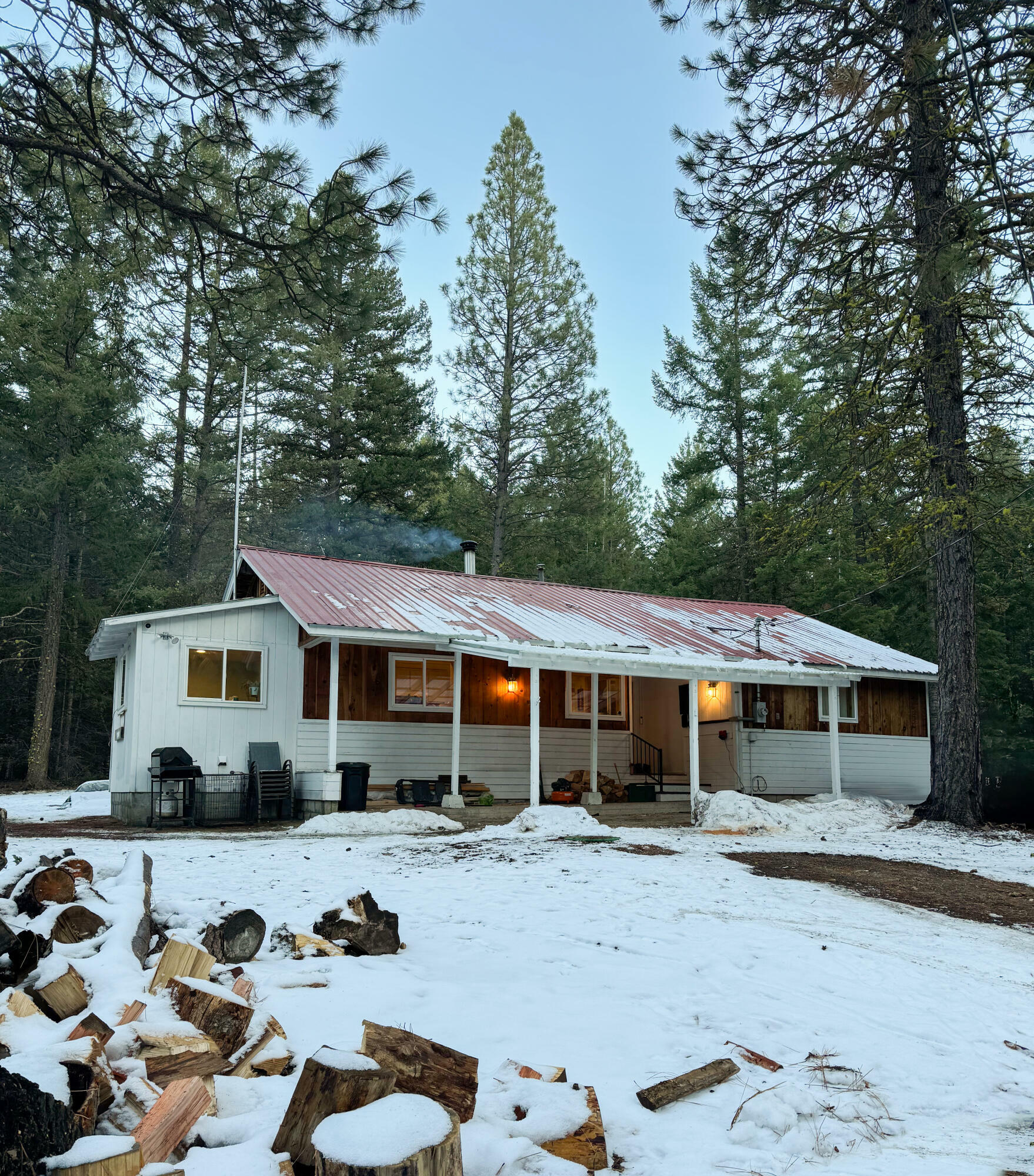 Property Photo: 22817 Beaver Street OR 97601