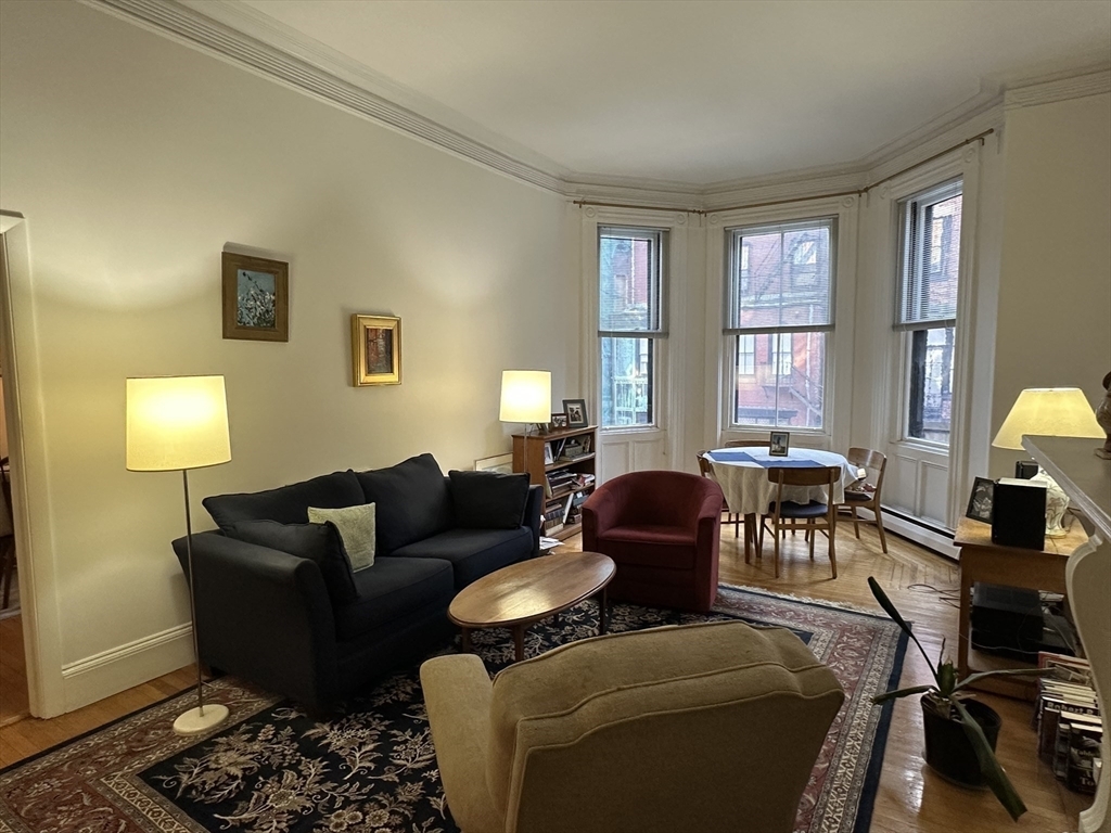 Property Photo:  182 Marlborough St 4  MA 02116 