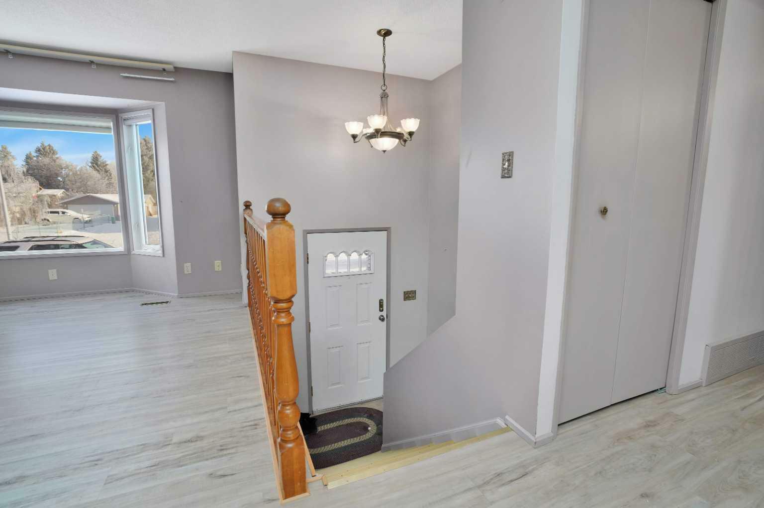 Property Photo:  5836 58 Street  AB T4T 1H9 