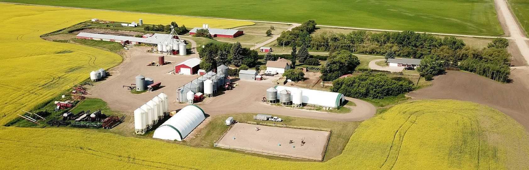 40527 262 Range Road  Rural Lacombe County AB T4L 1W7 photo