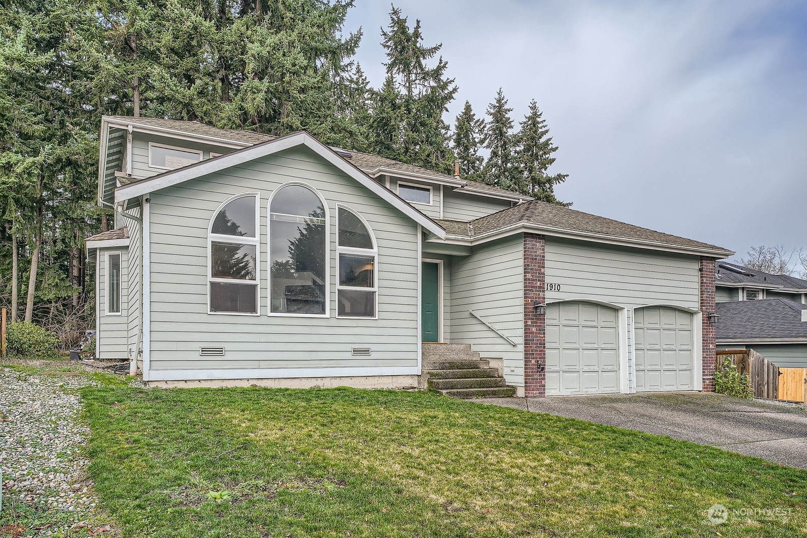 Property Photo:  1910 S  379th Street  WA 98003 