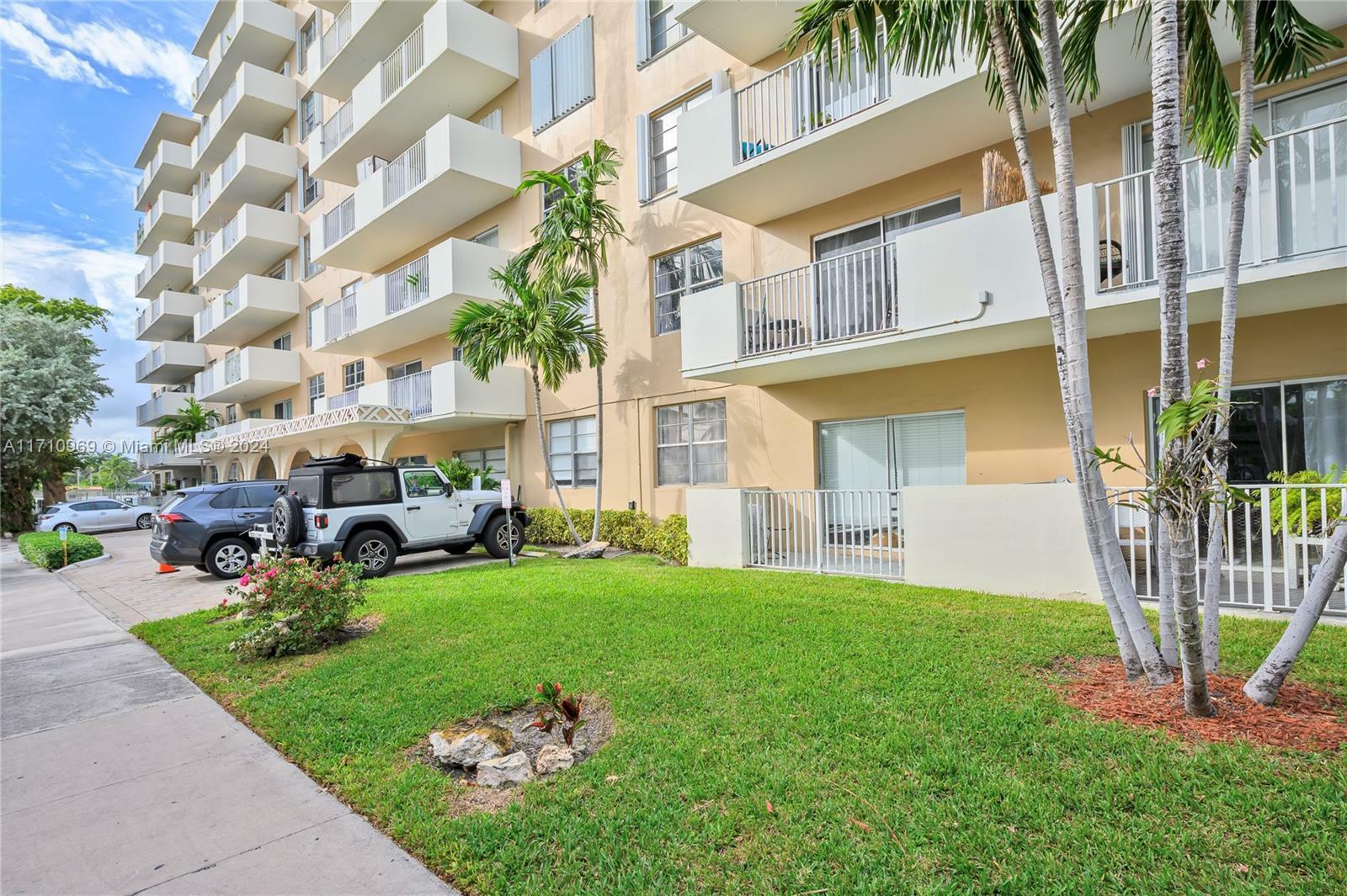 Property Photo:  1455 N Treasure Dr 3G  FL 33141 