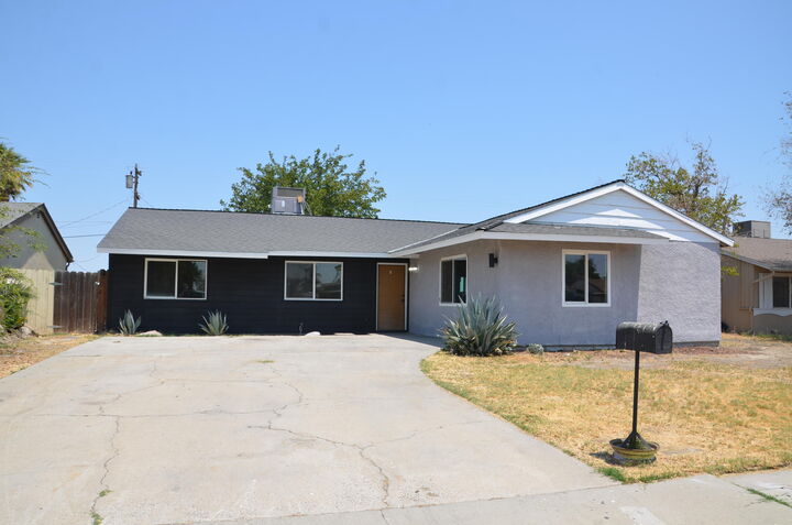 19760 Park Lane  Lemoore CA 93245 photo