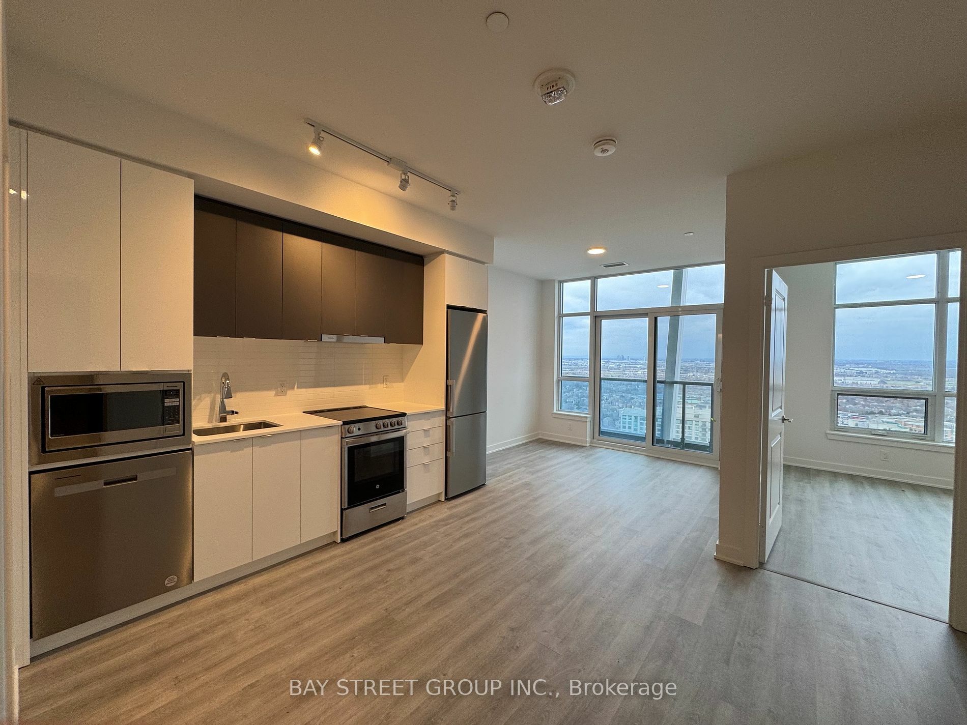 Property Photo:  50 Upper Mall Way 3007B  ON L4J 4P8 