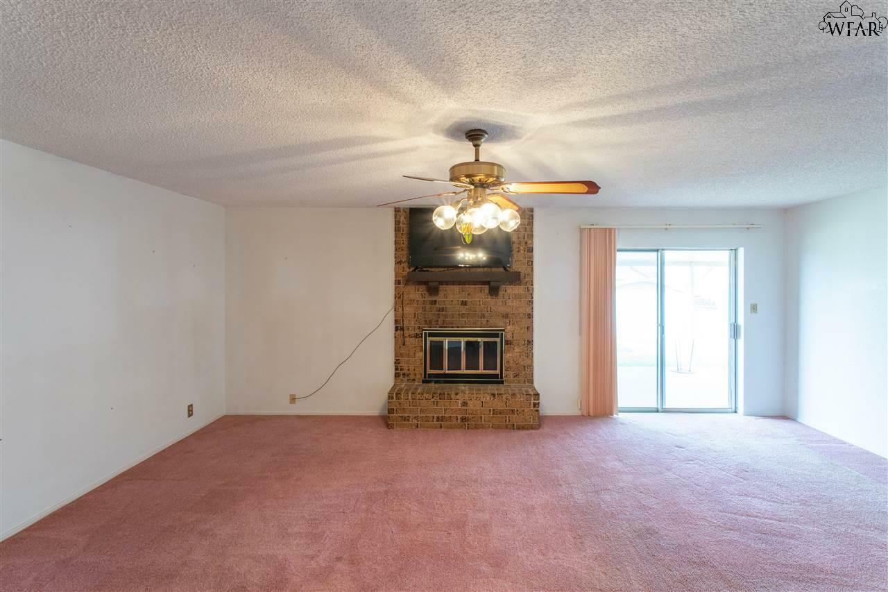 Property Photo:  2314 Randolph Drive  TX 76306 