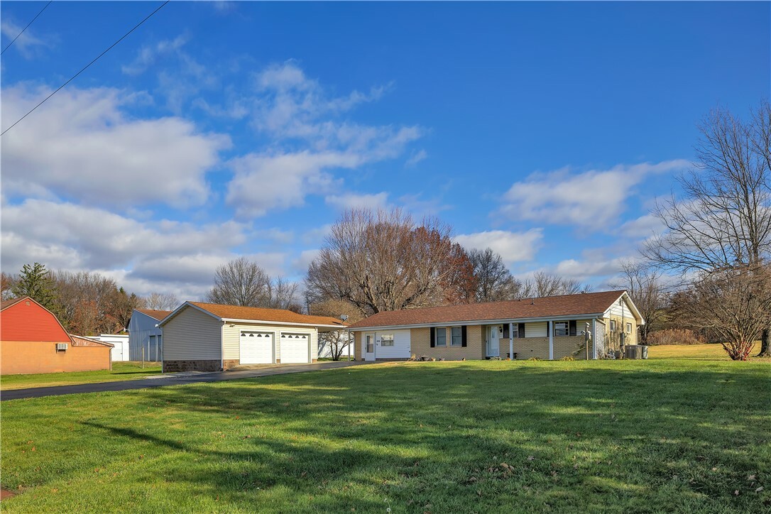 Property Photo:  1016 N Eighty Eight Rd  PA 15357 