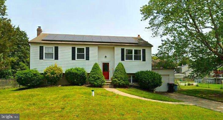 Property Photo:  4 Donna Marie Court  NJ 08081 