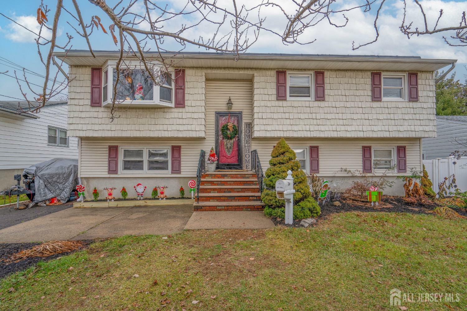 Property Photo:  39 N Robert Street N  NJ 07077 