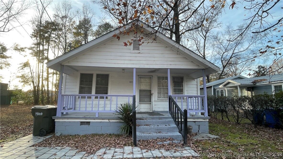 Property Photo:  1217 North Street  NC 28301 