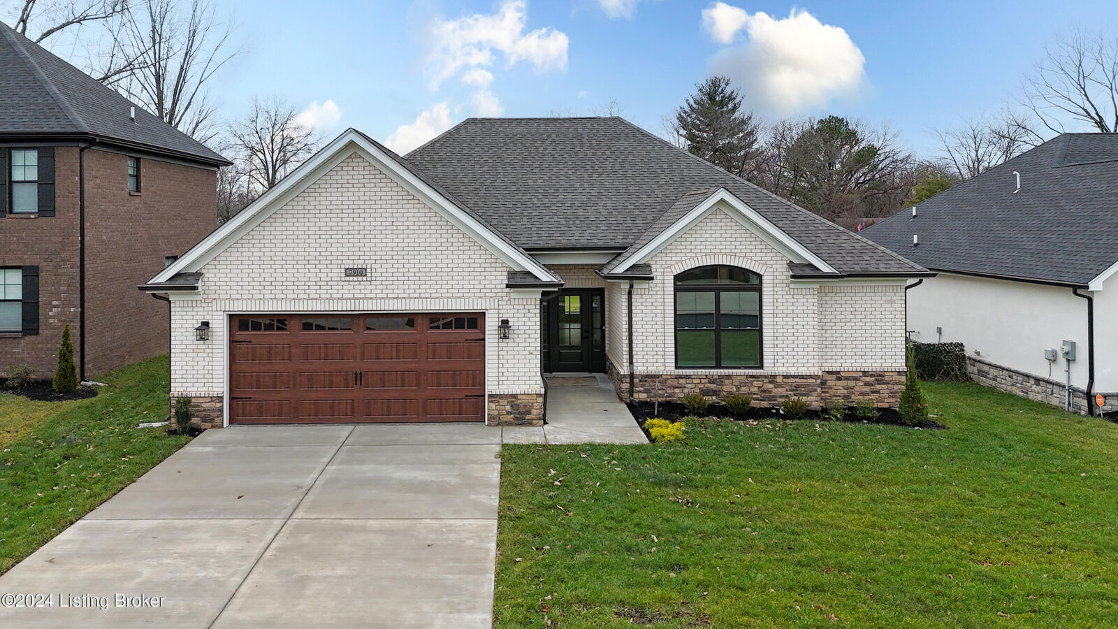 Property Photo:  7910 Cultivator Ct  KY 40291 