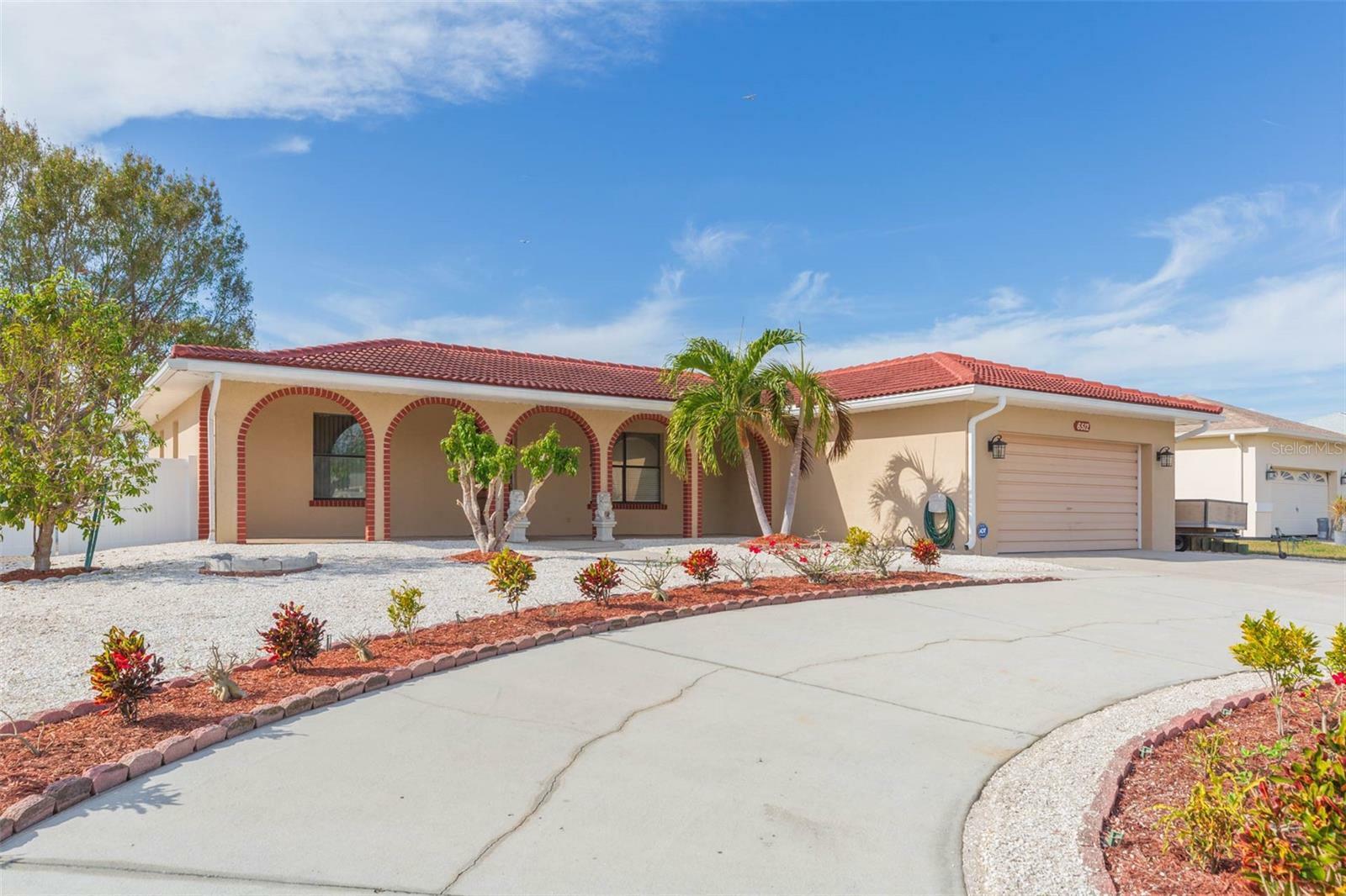 Property Photo:  6512 Manila Palm Way  FL 33572 