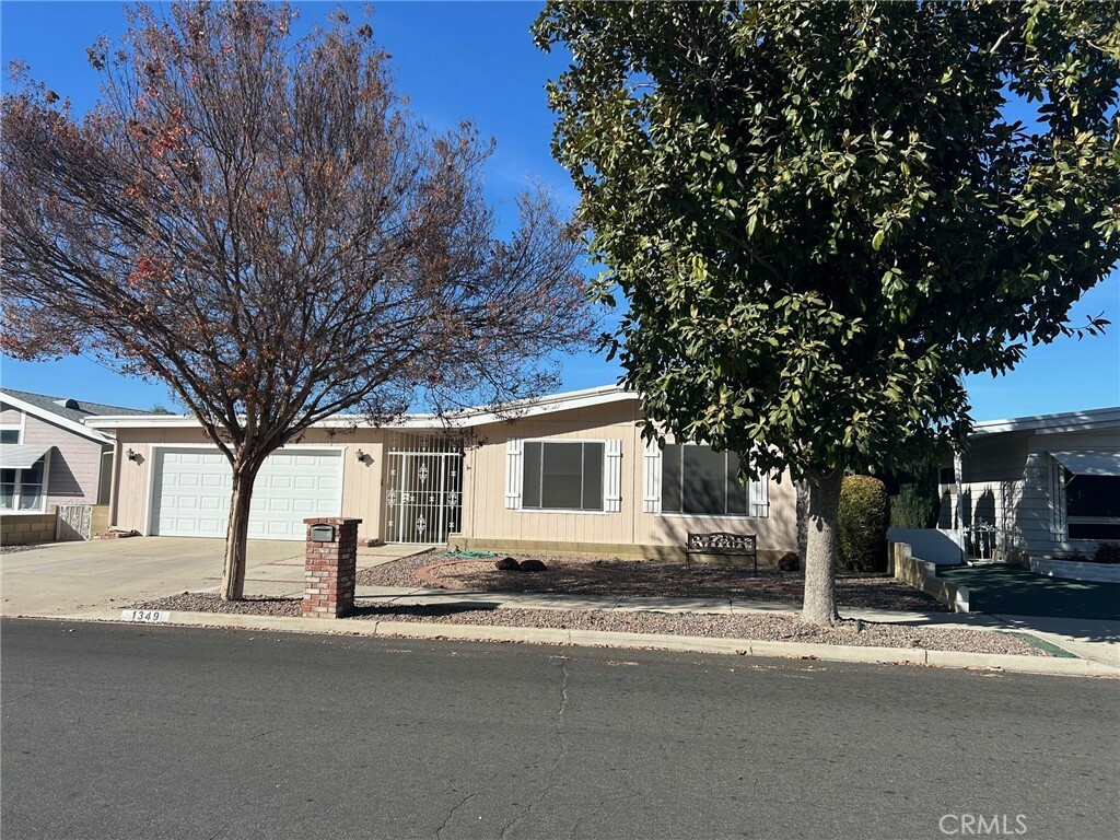 Property Photo:  1349 Brentwood Way  CA 92545 